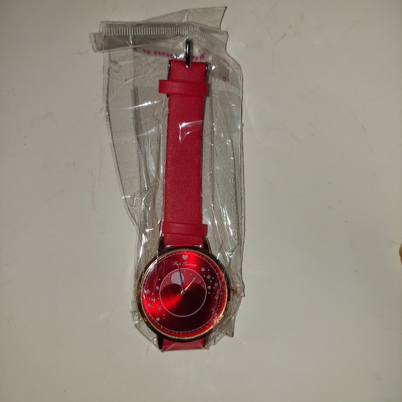 Red Faux Leather Strap Watch - Picture 9 of 11